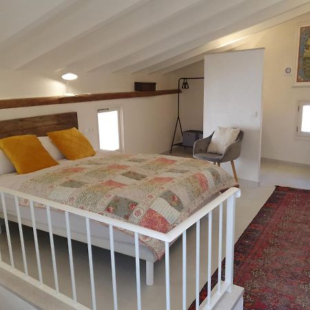 Casa Guiraud, Cosy And Welcoming Townhouse Villa โปเญนซา ภายนอก รูปภาพ