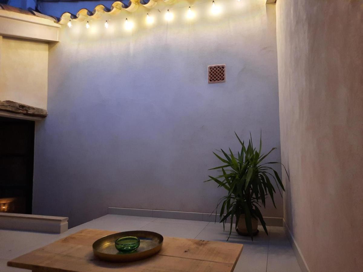 Casa Guiraud, Cosy And Welcoming Townhouse Villa โปเญนซา ภายนอก รูปภาพ